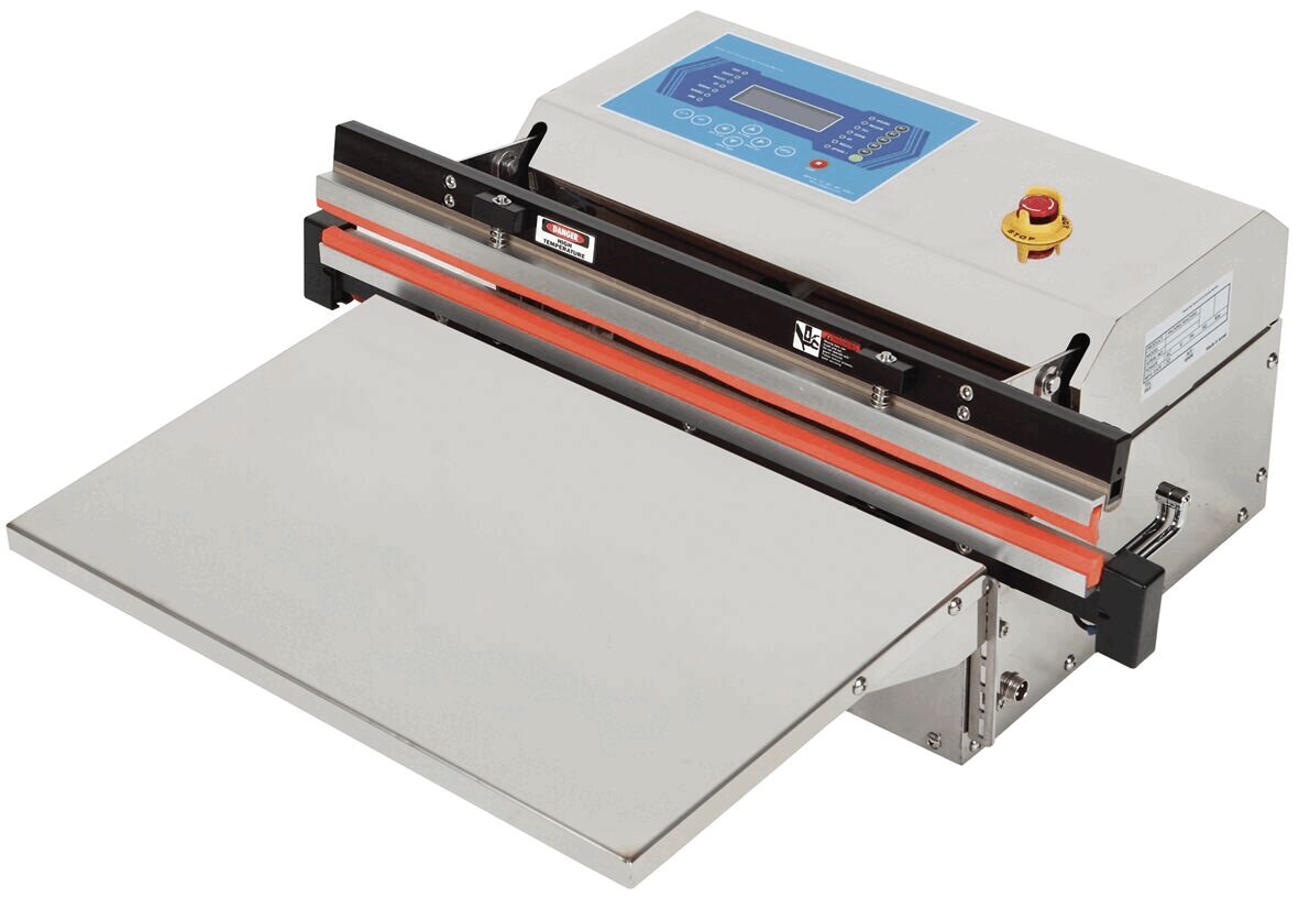 Das Bild zeigt eine elektrische Vakuumverpackungsmaschine. Sie hat eine rechteckige Arbeitsfläche, eine digitale Steuerung auf der Oberseite und einen großen, flachen Deckel.