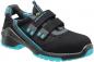 Preview: Der Schuh ist schwarz mit blauen Akzenten. Er hat einen sportlichen Design, atmungsaktive Materialien und zwei verstellbare Klettverschlüsse. Die Sohle ist robust und rutschfest.