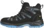 Preview: Das Bild zeigt einen schwarzen Wanderschuh mit hohem Schaft und blauen Akzenten. Er hat reflektierende Elemente und eine robuste Sohle, die für guten Halt sorgt. Ideal für Outdoorsport.