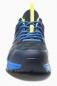Preview: Der Schuh ist ein sportlicher Sneaker in Blau und Grau mit gelben Akzenten. Er hat eine gepolsterte Sohle und ein atmungsaktives Obermaterial sowie auffällige Schnürsenkel.