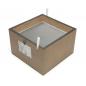 Preview: Das Bild zeigt eine quadratische, braune Aufbewahrungsbox aus Pappe. Oben ist ein Gitter sichtbar, mit einem kleinen Griff auf der Seite. Die Box hat eine schlichte, funktionale Form.