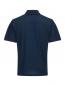 Preview: Das Bild zeigt ein dunkelblaues Poloshirt von hinten. Es hat kurze Ärmel, einen flachen Kragen und eine einfache, schlichte Form. Der Stoff wirkt glatt und leicht.