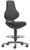 Preview: The chair has a high, ergonomically shaped backrest and a padded seat. It stands on a five-spoke base with casters and has a foot ring for additional support.