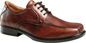 Das Bild zeigt einen eleganten, braunen Lederschuh mit einer glatten Oberfläche. Er hat eine leicht abgerundete Spitze, sechs Schnürsenkellöcher und eine flache, schwarze Sohle.