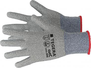 Das Bild zeigt ein Paar graue Arbeitshandschuhe, die aus dehnbarem Material bestehen. Die Handschuhe haben eine rote Kante am Handgelenk und ein Logo auf dem Handrücken.