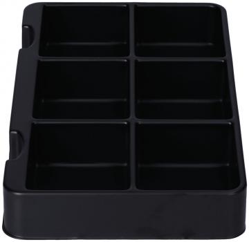 Das Bild zeigt einen schwarzen Organizer mit sechs gleich großen Fächern. Er hat eine flache Form, zwei seitliche Griffe und ist aus einem harten Material gefertigt.