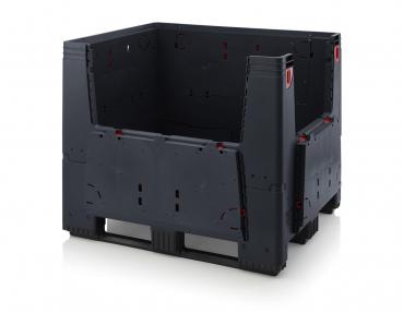 Das Bild zeigt eine große, schwarze Kunststoffbox ohne Deckel. Sie hat hohe Wände und offene Seiten, mit stabilen Ecken und roten Elementen, die die Struktur verstärken.