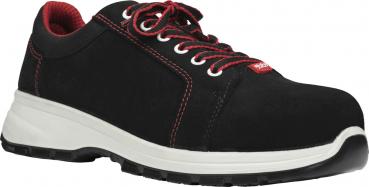 Der Schuh ist schwarz mit roten Schnürsenkeln. Er hat eine verstärkte Zehenkappe und eine helle, rutschfeste Sohle. Das Design ist sportlich und eignet sich für den Arbeitsbereich.