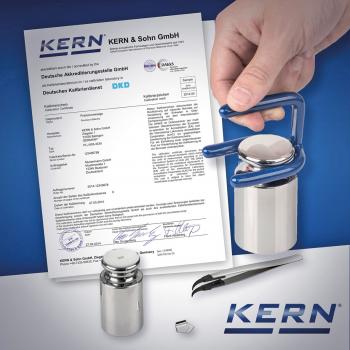 The image displays a certificate on a table, next to it a weight and tweezers. A hand is holding a measuring device. The logo 
