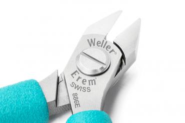 Das Bild zeigt eine hochwertige Zange mit zwei scharfen, spitzen Klingen aus Metall. Der Griff ist mit blauer Gummioberfläche ummantelt. Auf der Zange sind Markennamen eingeprägt.