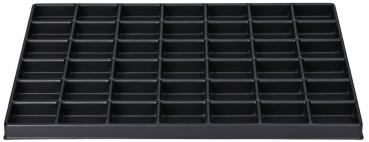 Das Bild zeigt ein schwarzes Ablagefach mit 42 kleinen Fächern. Die Fächer sind gleichmäßig angeordnet und bieten Platz für kleine Gegenstände oder Dokumente.