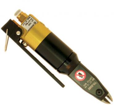 Das Bild zeigt ein handgehaltenes, zylindrisches Werkzeug mit metallischem Gehäuse. Es hat einen goldenen und schwarzen Farbton, eine Auslösevorrichtung und ist für präzise Arbeiten konzipiert.