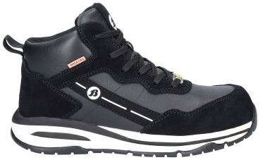 Das Bild zeigt einen schwarzen Halbschuh mit einem robusten Design. Er hat eine Schnürung, ein gepolstertes Schaftteil und eine rutschfeste Sohle mit weißen Akzenten.