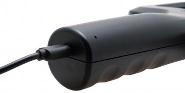 Das Bild zeigt eine schwarze, ergonomisch geformte Handkontrolle mit einem Kabel. Die Oberfläche ist glatt mit strukturierten Stellen für einen besseren Halt. Ein kleiner Punkt ist sichtbar, möglicherweise eine LED.