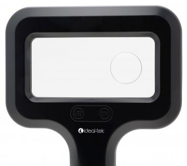 Das Bild zeigt eine schwarze Lupe mit einem rechteckigen Glas und zwei Knöpfen darunter. Der obere Rand ist abgerundet, die Unterseite hat eine breite, ergonomische Form.