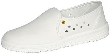 Der Schuh ist slip-on, komplett weiß und aus leichtem Material. Er hat eine dünne, rutschfeste Sohle und seitlich kleine Löcher für Belüftung. Er wirkt sportlich und bequem.