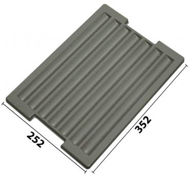 The image shows a rectangular, gray mat with vertical ridges. It measures 252 mm in width and 352 mm in length. The ridges serve as a non-slip surface.