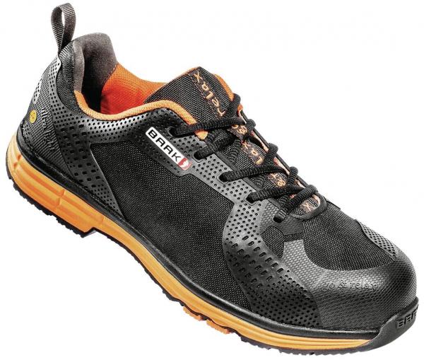 Der Schuh ist ein schwarzer Sicherheitsschuh mit orangen Akzenten. Er hat ein atmungsaktives Obermaterial, eine robuste Sohle und Schnürsenkel für sicheren Halt.