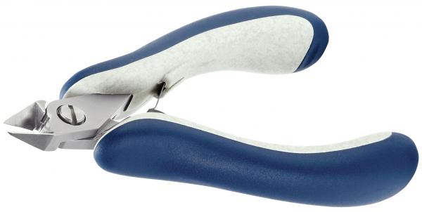 Das Bild zeigt eine Nagelschere mit rutschfesten, blauen Griffen und einer scharfen, gebogenen Klinge aus Metall. Die Klinge ist spitz und schneidet präzise.
