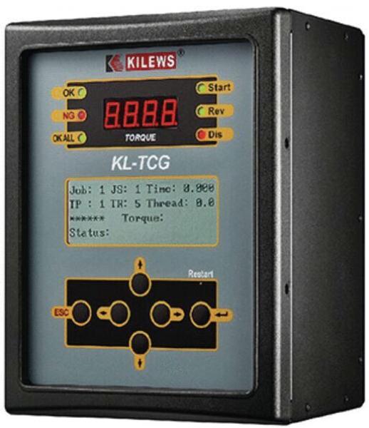 Das Bild zeigt ein elektronisches Messgerät mit einem schwarzen Gehäuse. Auf dem Display sind Zahlen und Symbole zu sehen, darunter ein Torque-Wert und verschiedene Steuerknöpfe unten.