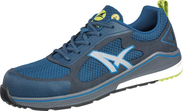 Der Schuh ist sportlich und hat ein tiefes Blau mit blauen und grauen Elementen. Er besitzt eine gepolsterte Sohle und ein funktionelles Design, ideal für Aktivität und Komfort.