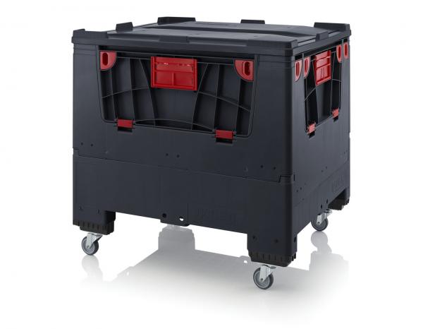 Das Bild zeigt einen stabilen, schwarzen Transportbehälter mit rotem Detail. Er hat eine quadratische Form, ist auf Rollen und hat einen abnehmbaren Deckel. Ideal für Lagerung und Transport.