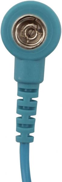 The image shows the end of a blue cable with a round connector. The connector has a metallic surface and is slightly angled. The cable's course is visible and displays a wavy structure.
