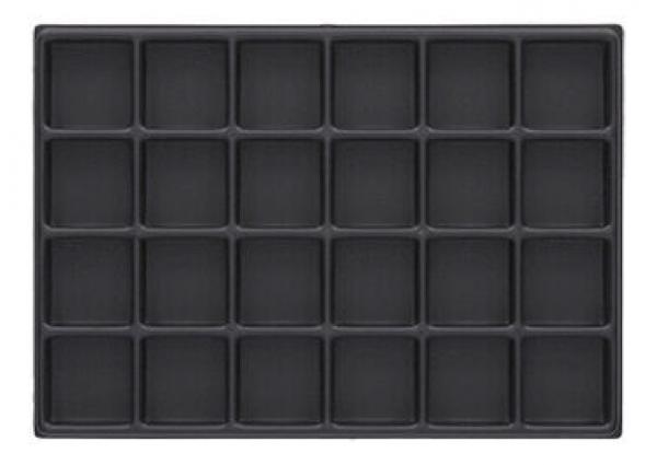 Das Bild zeigt eine rechteckige, schwarze Backform mit 24 gleichgroßen, quadratischen Vertiefungen in einem 4x6-Raster. Sie ist glatt und hat einen schmalen Rand.