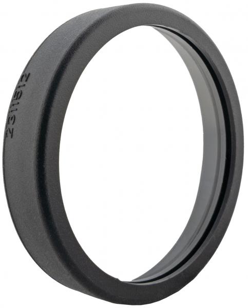 Das Bild zeigt einen runden, schwarzen Filterring mit einer glatten, klaren Linse in der Mitte. Der Ring hat eine matte Oberfläche und eine feine Gravur mit der Aufschrift ?Z300?.