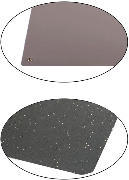 Das Bild zeigt zwei rechteckige Platten. Die obere ist einfarbig grau, die untere dunkel mit weißen, funkelnden Punkten. Beide sind auf weiße Hintergründe platziert.