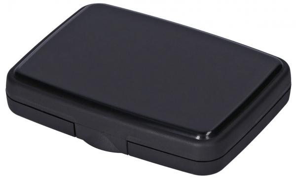 Das Bild zeigt eine rechteckige Box in glänzendem Schwarz. Sie hat abgerundete Ecken und einen einfachen Verschluss. Die Oberfläche ist glatt und unifarben.