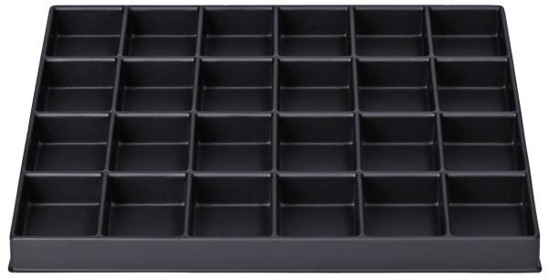 Das Bild zeigt ein schwarzfarbenes Kästchen mit 25 quadratischen Fächern, angeordnet in 5 Reihen und 5 Spalten. Es hat eine flache, rechteckige Form und ist aus Kunststoff.