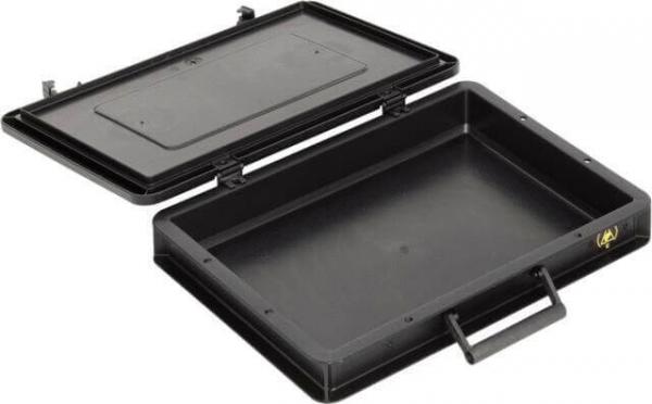 Das Bild zeigt eine rechteckige, schwarze Kunststoffbox mit einem abnehmbaren Deckel. Die Box hat einen Griff auf einer Seite und ist innen leer. Sie wirkt stabil und funktional.