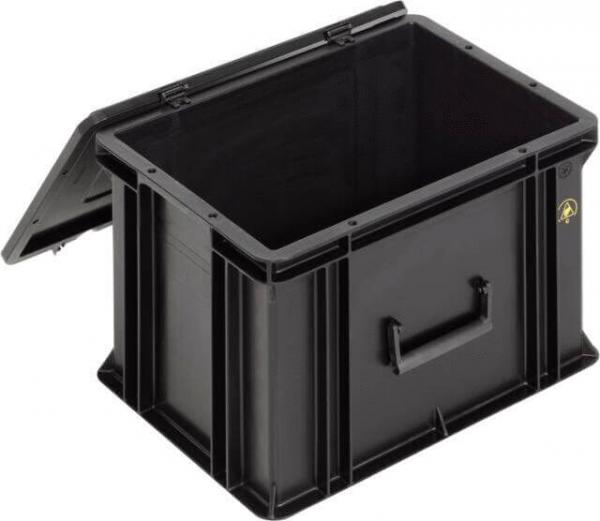 Es ist eine schwarze, rechteckige Kunststoffbox mit einem abnehmbaren Deckel. Die Box hat seitliche Griffe und ist stabil gebaut, ideal zum Aufbewahren von Gegenständen.