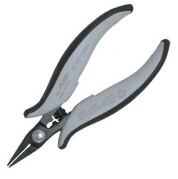 Das Bild zeigt eine Zange mit grauen Griffen, die an den Seiten leicht abgerundet sind. Die Zange hat spitze, schmale Klingen, ideal für präzise Arbeiten. Sie wirkt ergonomisch und handlich.