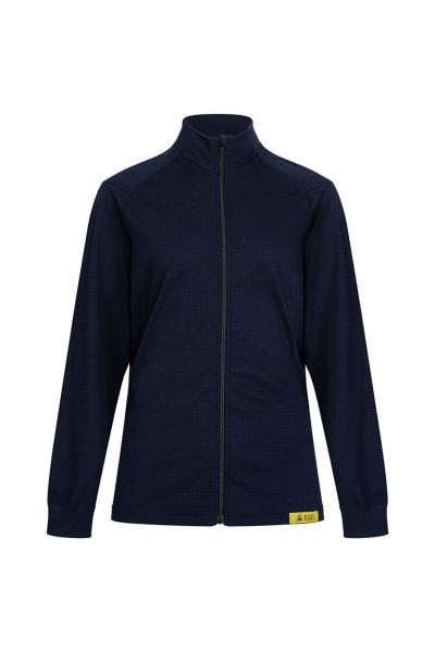 Das Bild zeigt eine dunkelblaue Jacke mit Stehkragen und durchgehendem Reißverschluss. Die Jacke hat lange Ärmel und eine dezente gelbe Markenapplikation am Saum.
