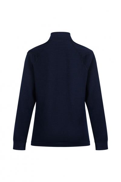 Das Bild zeigt einen dunkelblauen Pullover mit einem hohen Kragen und langen Ärmeln. Die Rückansicht ist erkennbar, der Stoff hat eine strukturierte Oberfläche.