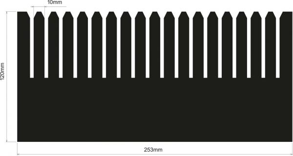 Das Bild zeigt einen dunklen Zaun mit spitzen Pfosten. Er ist 253 mm lang und 120 mm hoch. Die Pfosten sind gleichmäßig angeordnet, mit einer Breite von 10 mm.