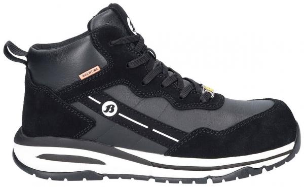 Das Bild zeigt einen schwarzen Halbschuh mit einem robusten Design. Er hat eine Schnürung, ein gepolstertes Schaftteil und eine rutschfeste Sohle mit weißen Akzenten.