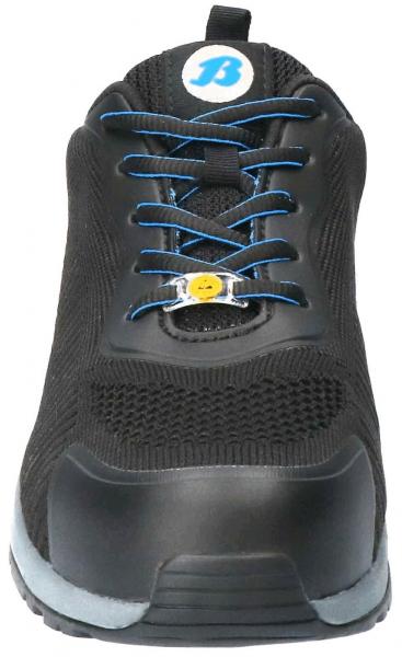 Der Schuh ist schwarz mit blauen Schnürsenkeln. Er hat eine atmungsaktive Oberfläche und eine verstärkte Zehenkappe aus Gummi. Die Sohle ist robust und bietet guten Halt.