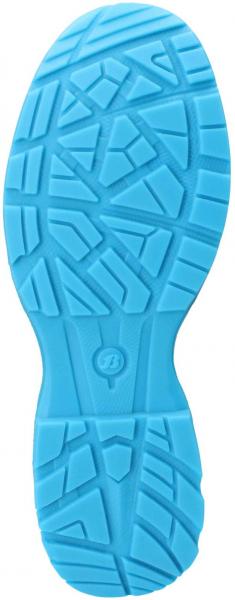 Das Bild zeigt die Sohle eines Schuhs in leuchtendem Blau. Die Oberfläche ist strukturiert mit verschiedenen geometrischen Mustern und Rillen, die eine gute Bodenhaftung bieten.