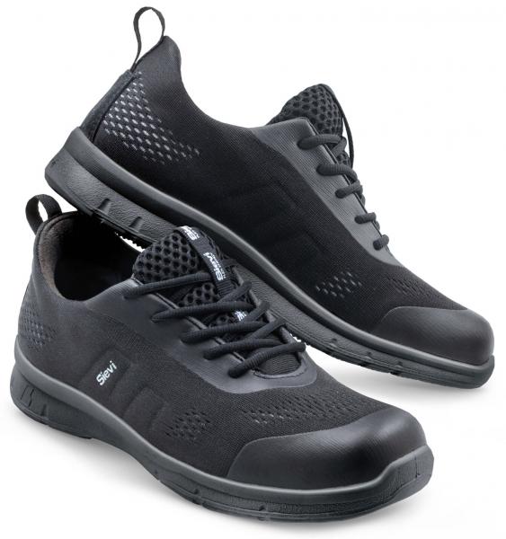 Auf dem Bild sind zwei schwarze Sportschuhe zu sehen. Sie haben eine atmungsaktive Oberfläche, eine rutschfeste Sohle und Schnürsenkel. Der Design ist modern und schlicht.