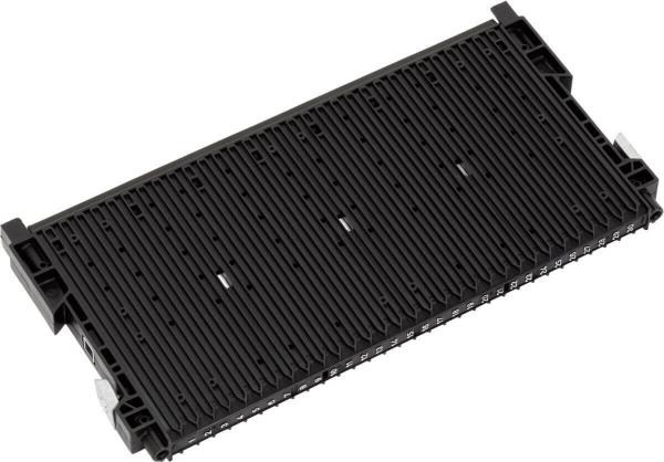 Das Bild zeigt ein rechteckiges, schwarzes Bauteil mit vielen schmalen, parallelen Rillen. An den Seiten befinden sich kleine Halter oder Verbindungen. Es hat eine flache Form und eine strukturierte Oberfläche.