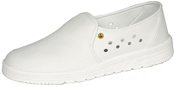 Der Schuh ist slip-on, komplett weiß und aus leichtem Material. Er hat eine dünne, rutschfeste Sohle und seitlich kleine Löcher für Belüftung. Er wirkt sportlich und bequem.