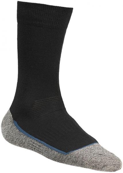 Das Bild zeigt eine hohe, schwarze Socke mit grauen und blauen Akzenten an der Fußspitze. Der obere Rand ist elastisch, der Stoff scheint weich und bequem.
