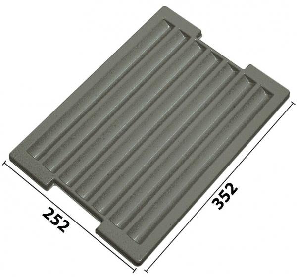 The image shows a rectangular, gray mat with vertical ridges. It measures 252 mm in width and 352 mm in length. The ridges serve as a non-slip surface.