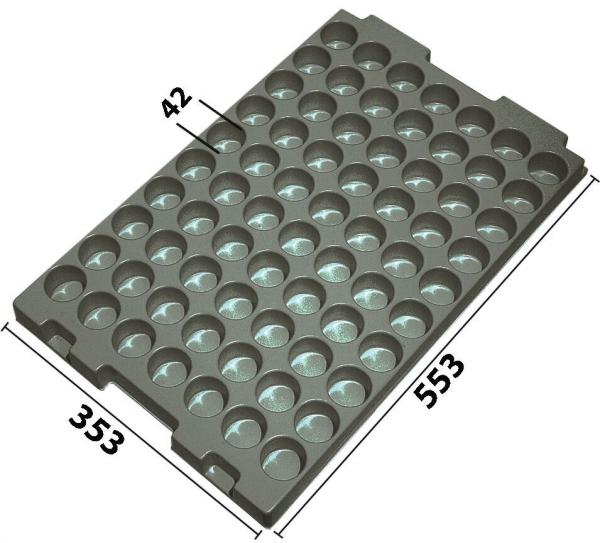 The image displays a gray plastic plate with many small round indentations. It is rectangular, measuring 553 mm in length and 353 mm in width, with a height of 42 mm.