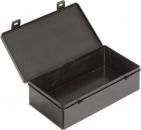 Preview: Es handelt sich um eine rechteckige, schwarze Box aus Kunststoff mit einem Deckel, der aufgeklappt ist. Innen ist die Box leer und glatt. Sie hat an den Seiten zwei kleine Ösen.