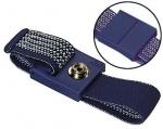 Preview: Das Bild zeigt eine dunkelblaue Armbinde aus flexiblem Material mit einer glitzernden Textur. Sie hat einen runden Druckknopf in der Mitte und ein einfaches Verschlusssystem.