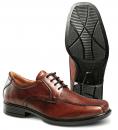 Preview: Das Bild zeigt elegante, braune Lederschuhe mit einer Schnürung. Die Sohle ist schwarz mit einem rutschfesten Muster. Die Schuhe wirken klassisch und gepflegt.